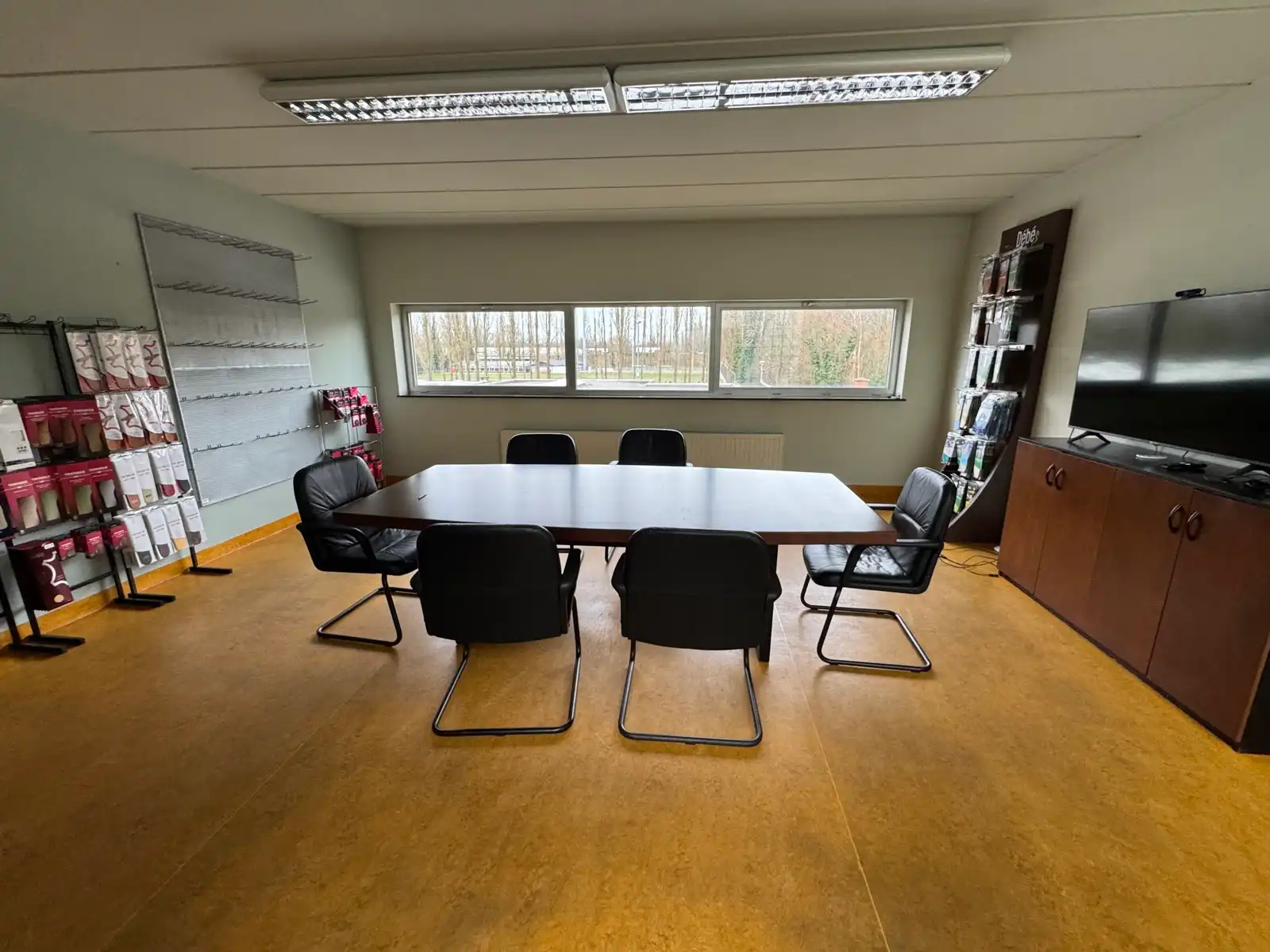 Grote magazijnruimte/atelier met kantoor te koop in Deurne  foto 8