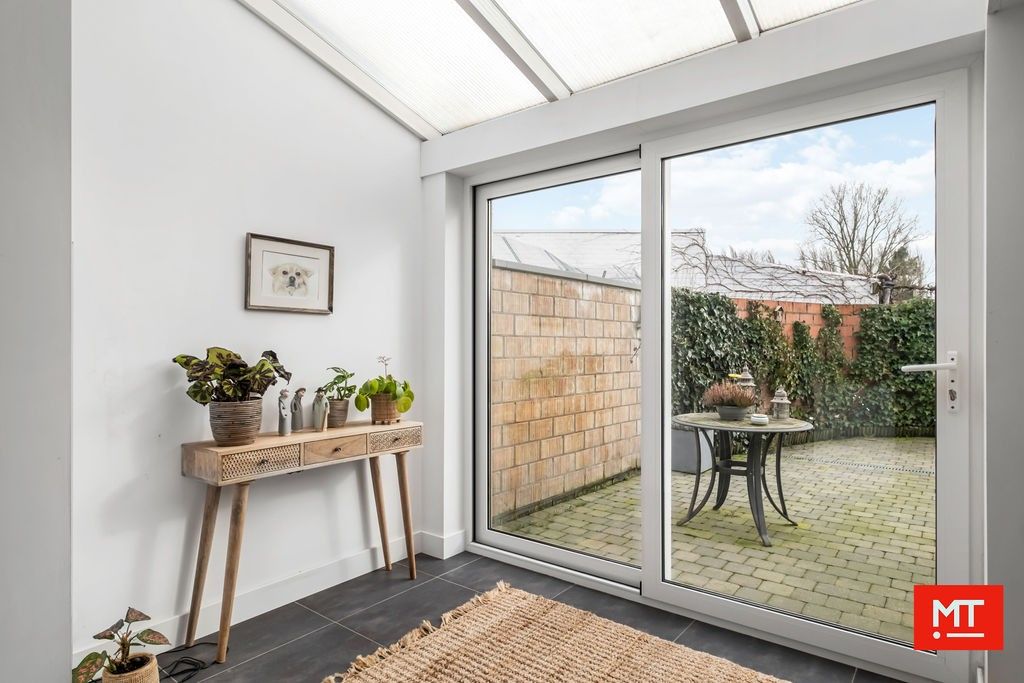 Gerenoveerde woning (2016) met 2 slaapkamers en Zuidgerichte stadstuin in het centrum van Ieper foto 13