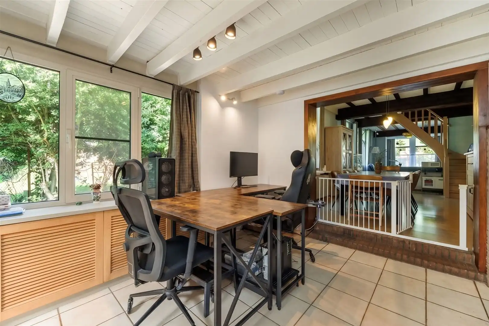 Charmante driegevelwoning met mega tuin, overdekt terras en laadpaal in hartje Maria-ter-Heide foto 6