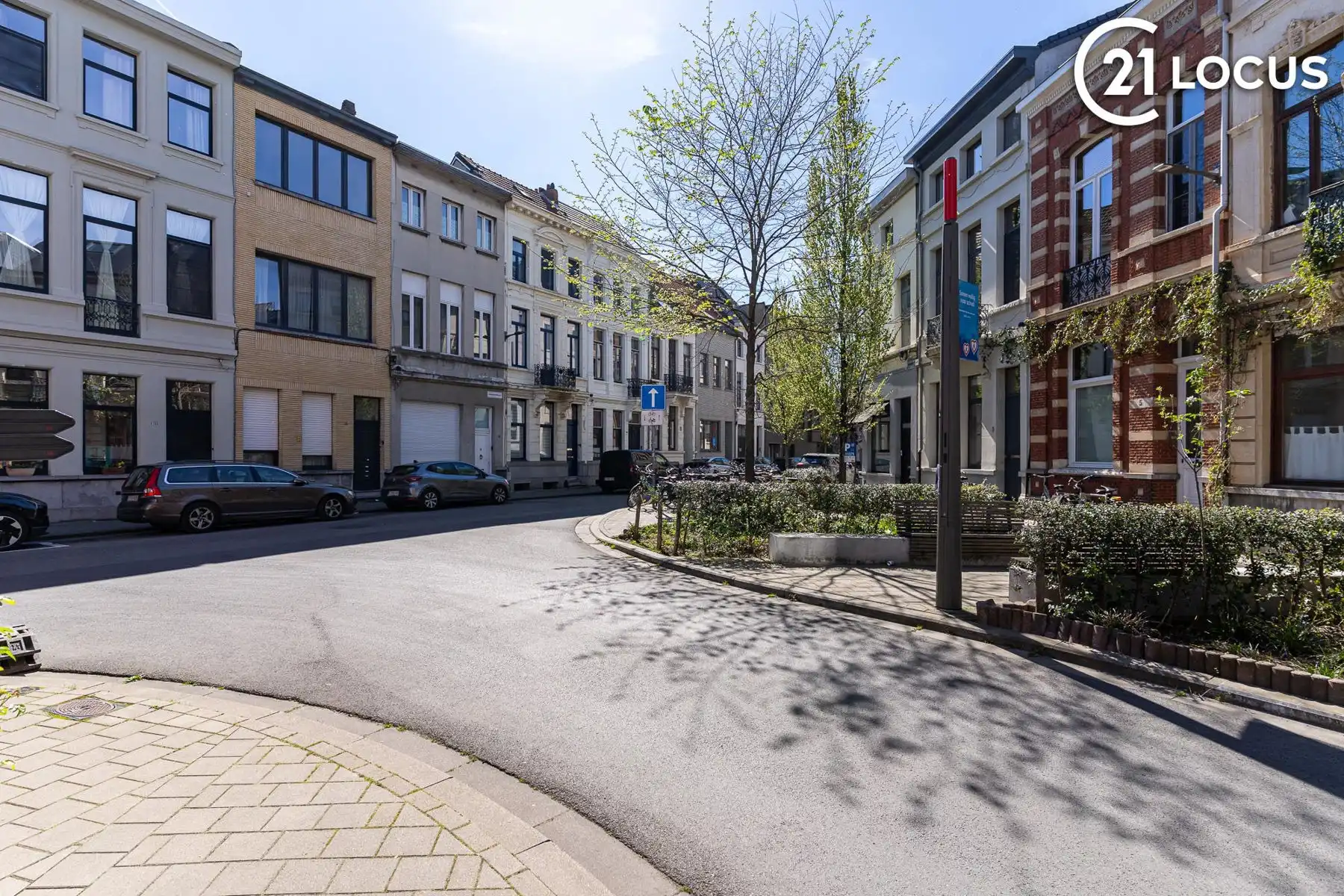 Karaktervolle herenwoning in geliefd Zurenborg foto 21