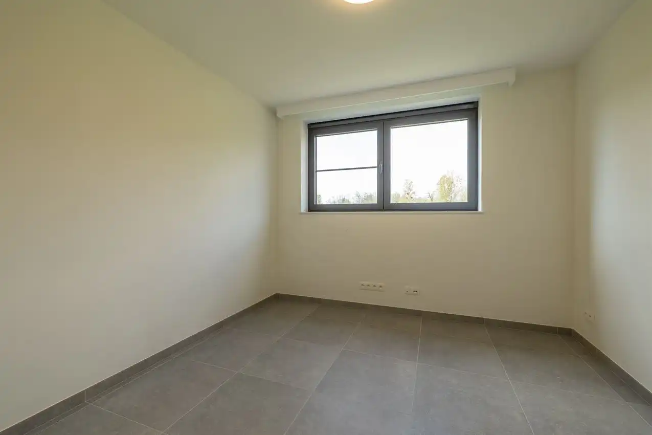 Nieuwbouwwoning, gunstig gelegen, 3 slpk, tuin, carport foto 27