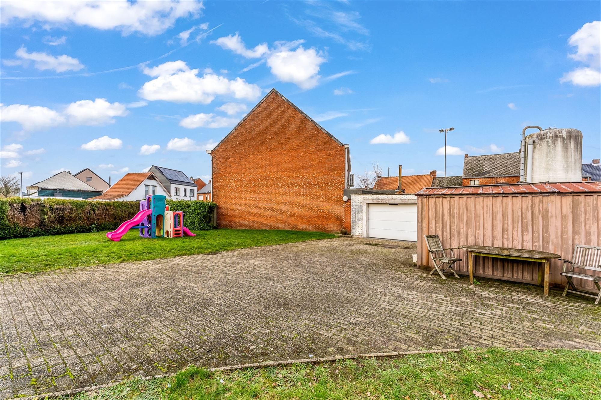 WONING MET APART HANDELSPAND EN OPSLAGRUIMTE foto 7