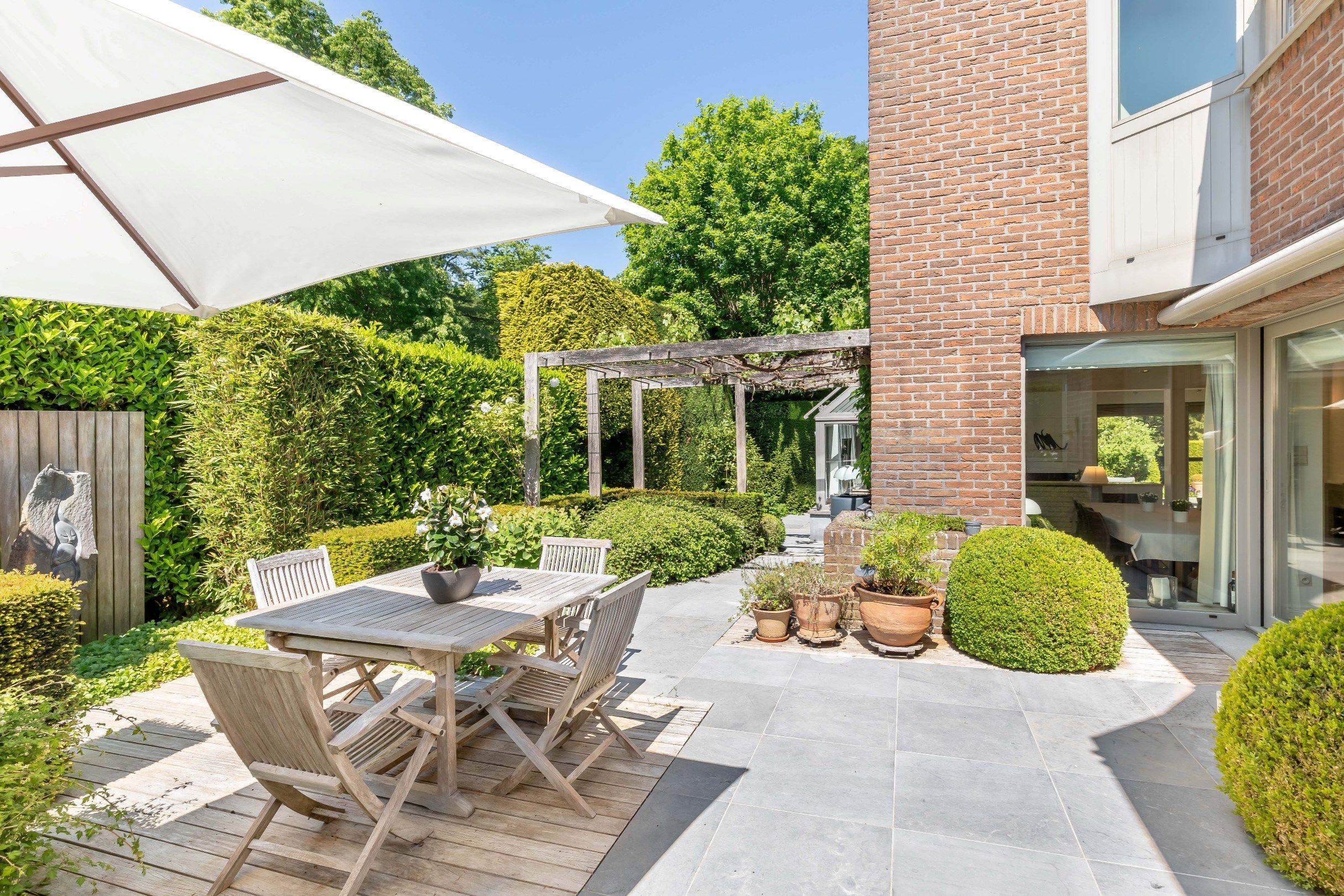 Architecturale villa op residentiele toplocatie! foto 3
