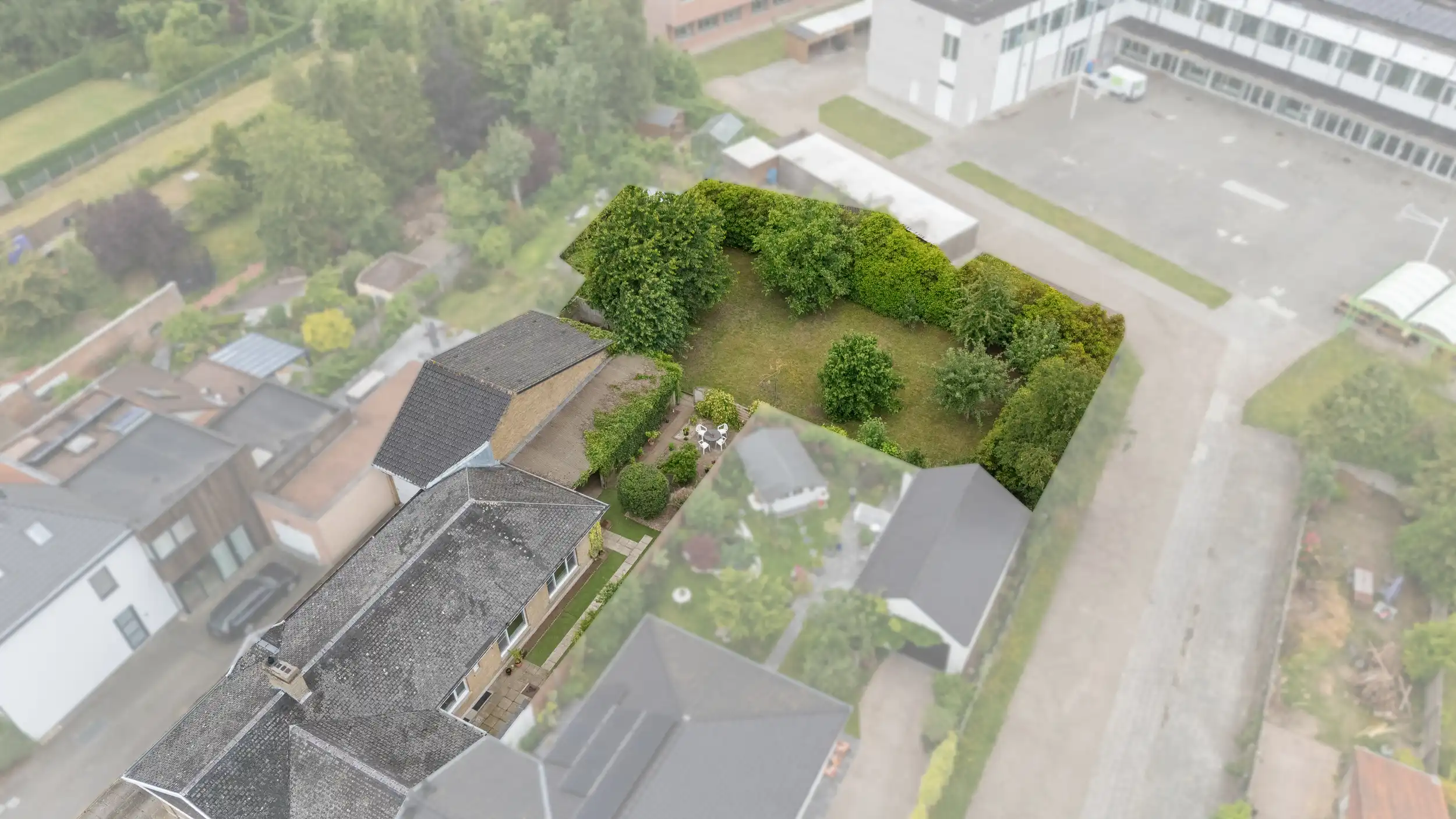 Ruime bungalow met magazijn op 1.101 m² grond foto 18