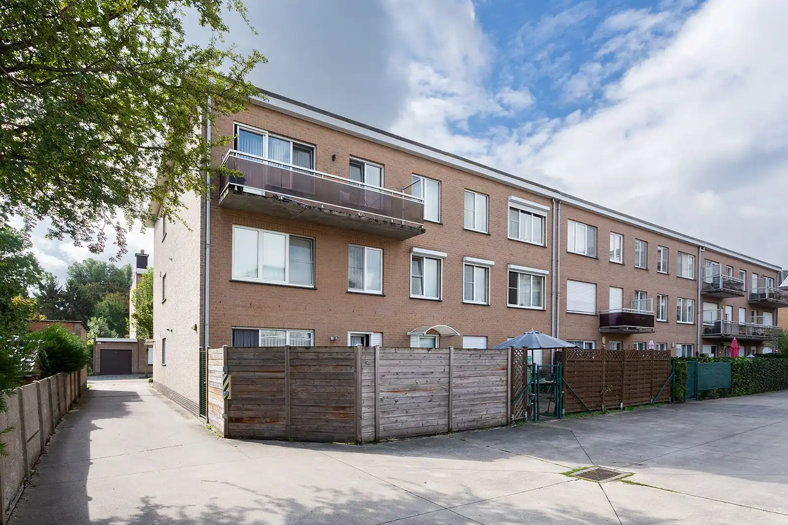 Verzorgd en lichtrijk appartement met garagebox foto 25