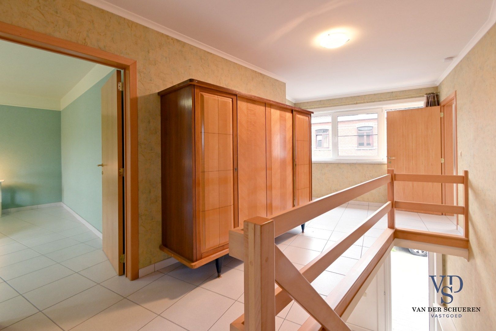 Tijdloos en ruim (> 300 m²) wonen. foto 17
