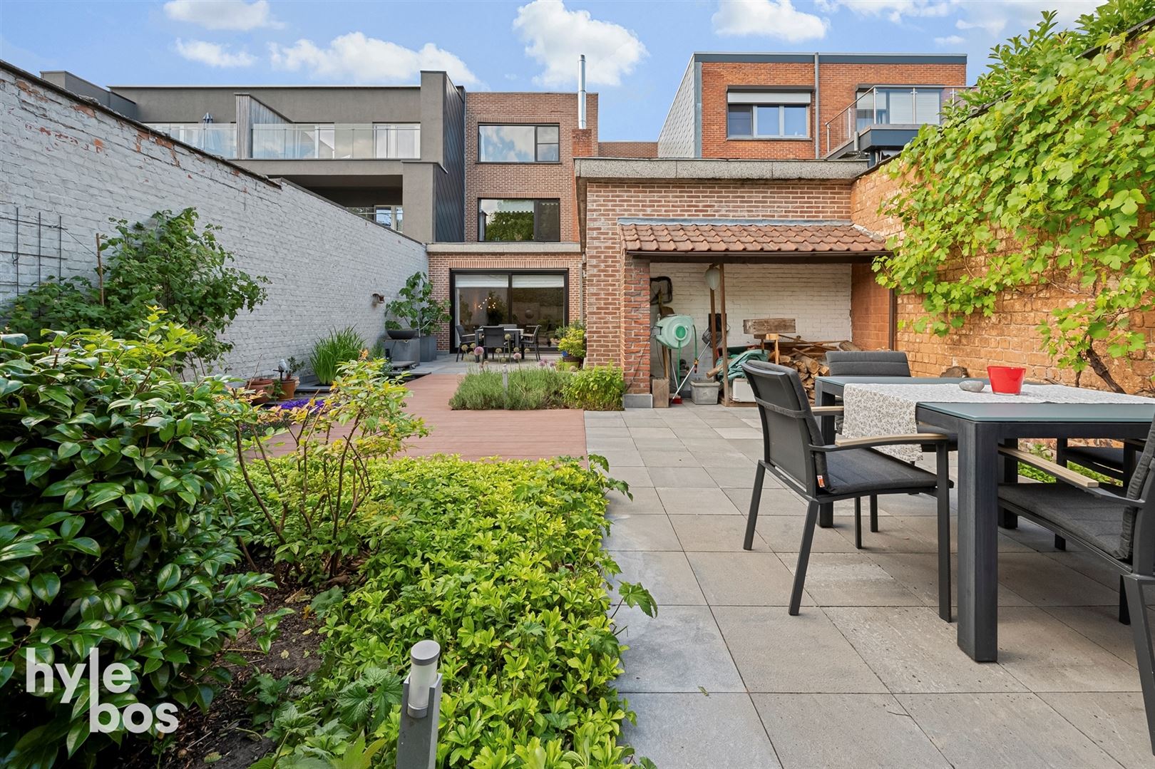 Stijlvolle ruime woning met praktijk & stadstuin foto 29