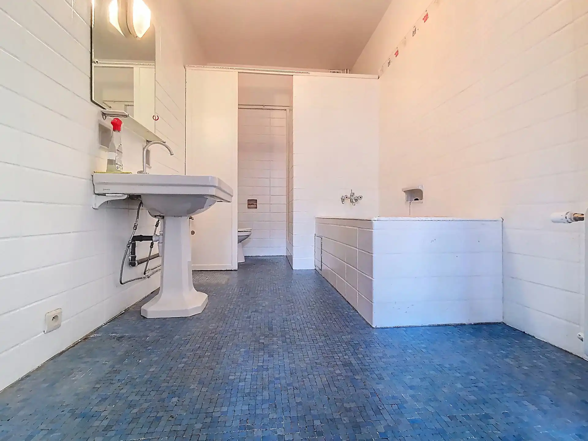 Ideaal voor medisch centrum, co-workingproject, handelspand foto 12