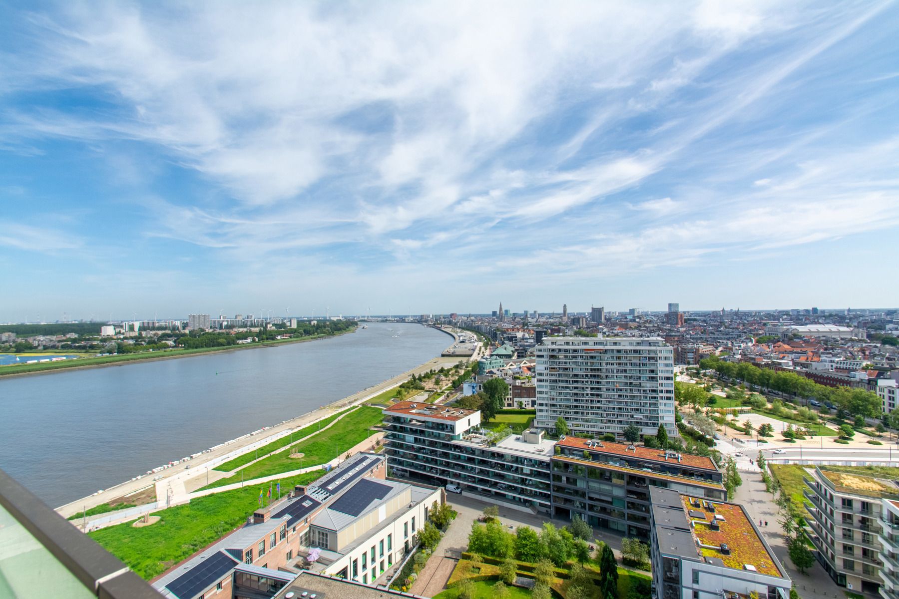 Ongemeubeld 1 slaapkamer appt. met zicht op de Schelde foto 7