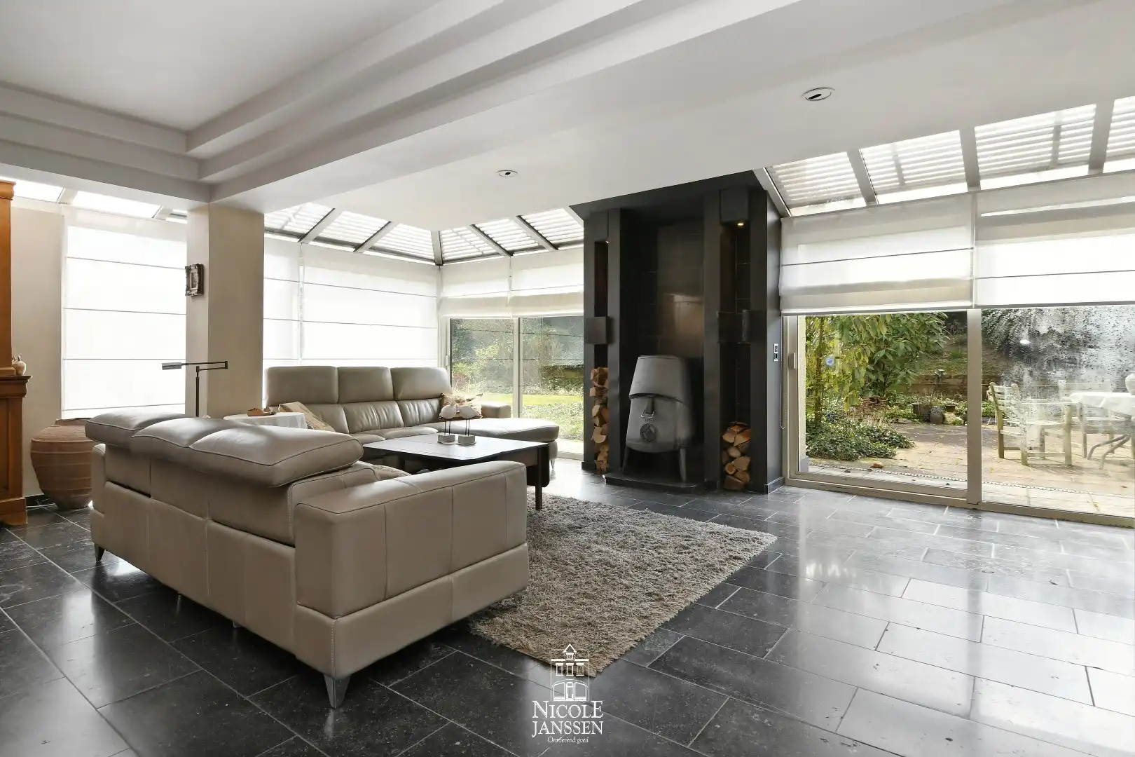 Ruime villa op een royaal perceel foto 6