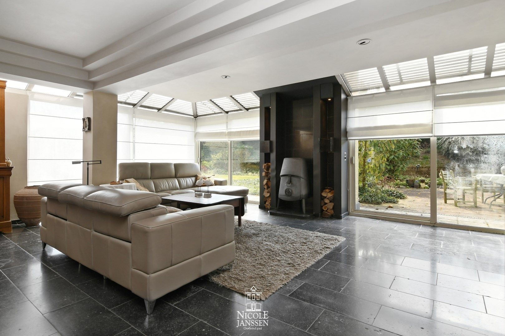 Ruime villa op een royaal perceel foto 6