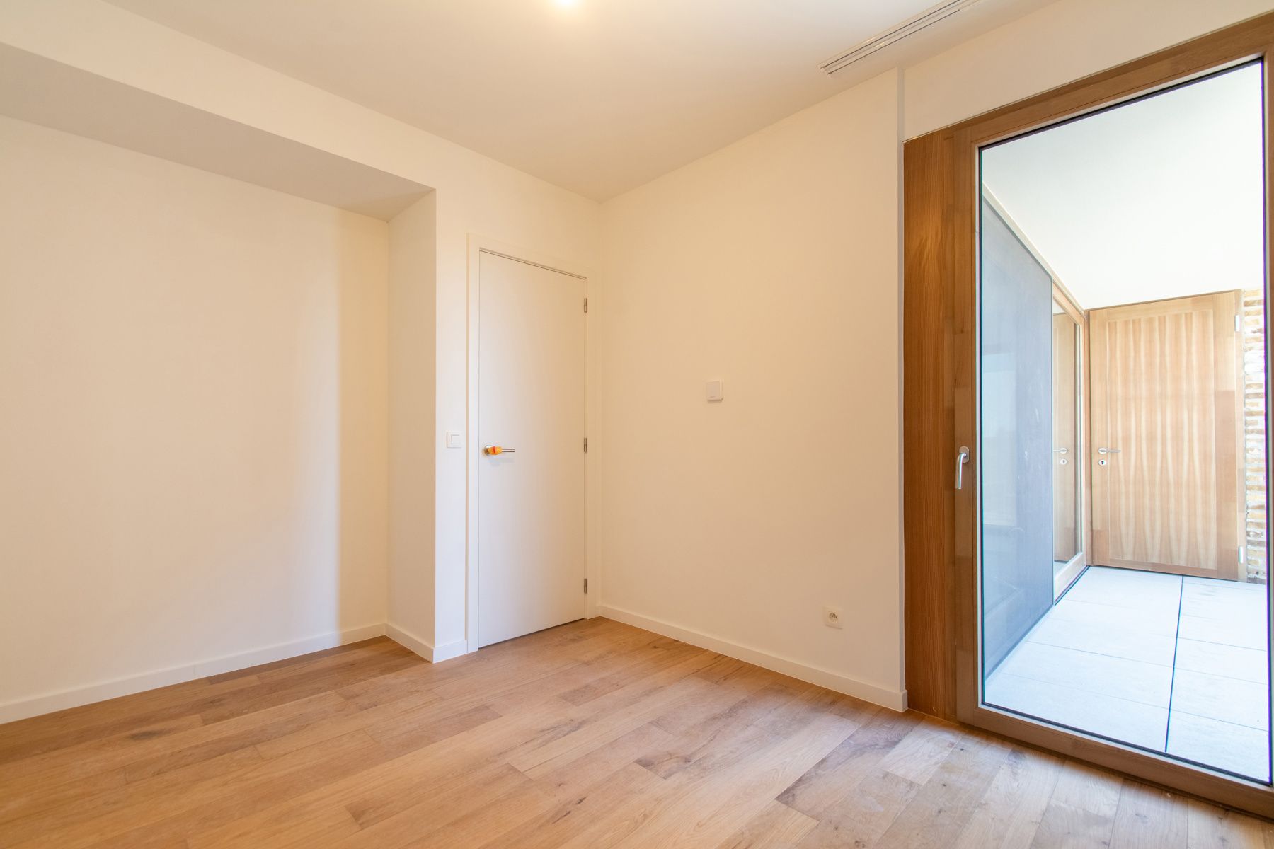 Gemeubeld en comfortabel 1slpk appt. met terras foto 9