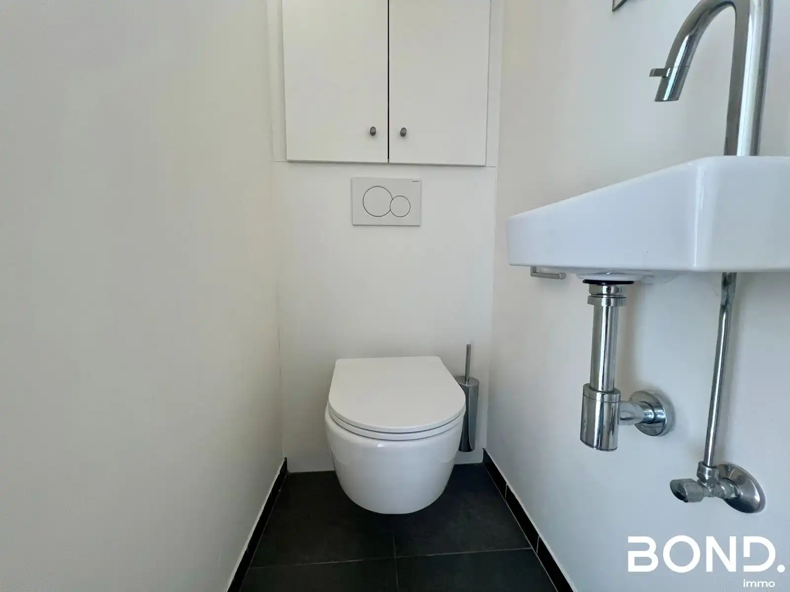 Gerenoveerd 1-slaapkamer appartement met garagebox te huur foto 13