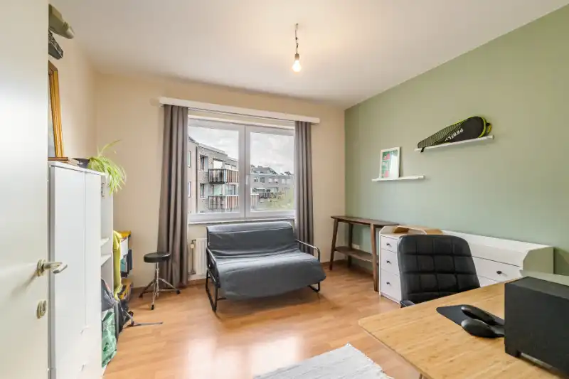 --- NIEUW --- Gunstig gelegen lichtrijk appartement met 2 slaapkamers. foto 10