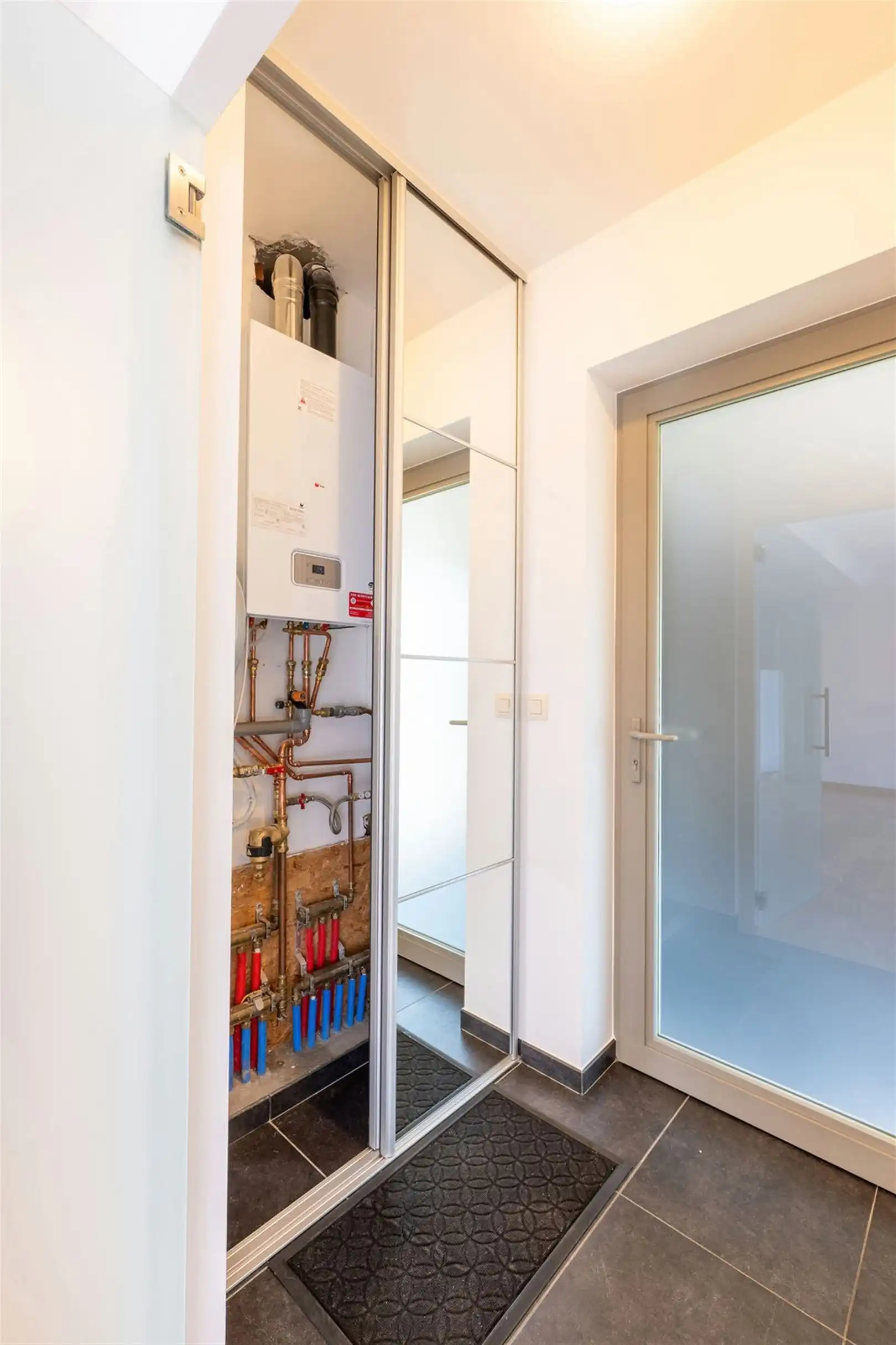 Gelijkvloers appartement met garage in Nederename foto 12