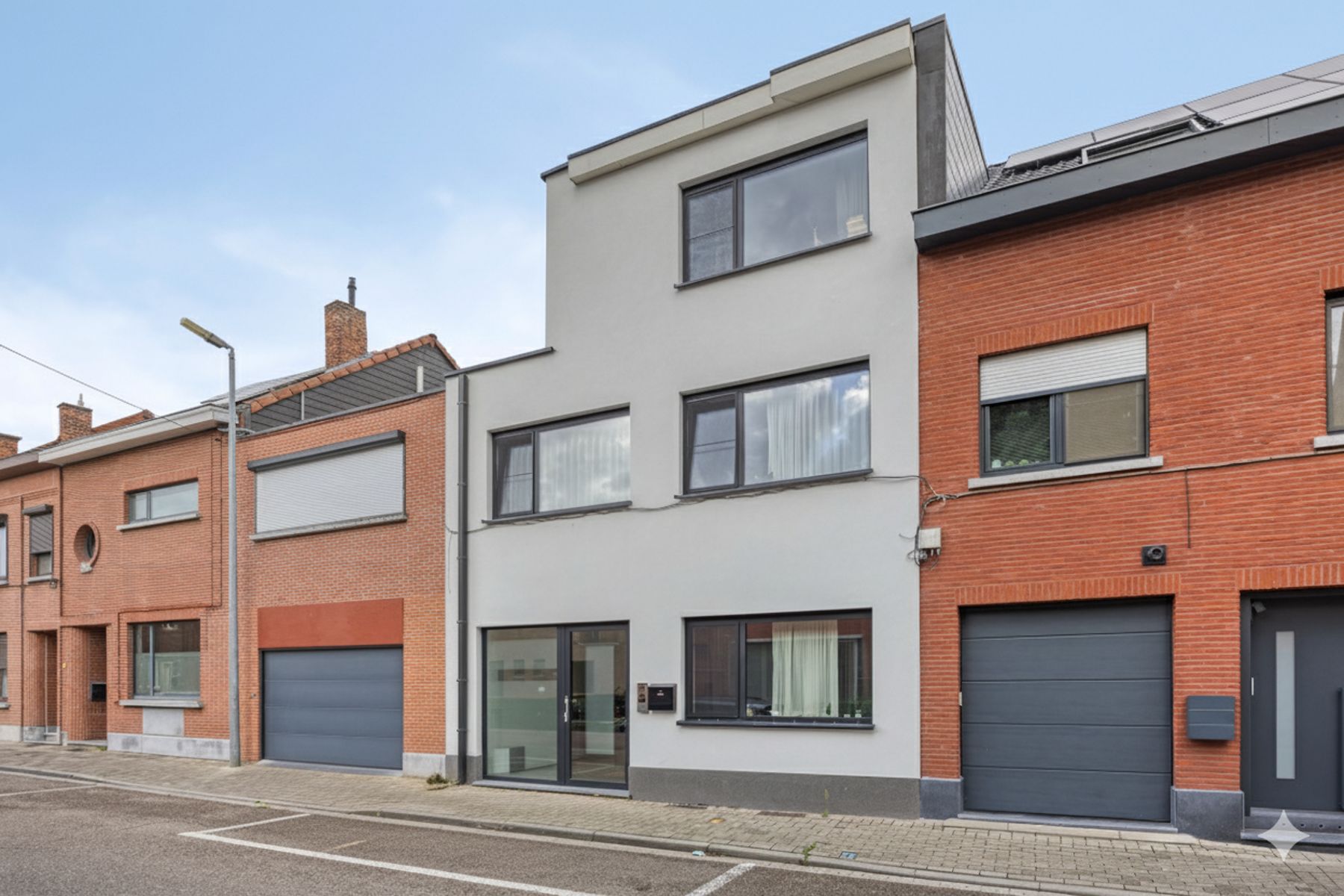 Opbrengsteigendom 9 entiteiten Stadsrand Leuven foto {{pictureIndex}}