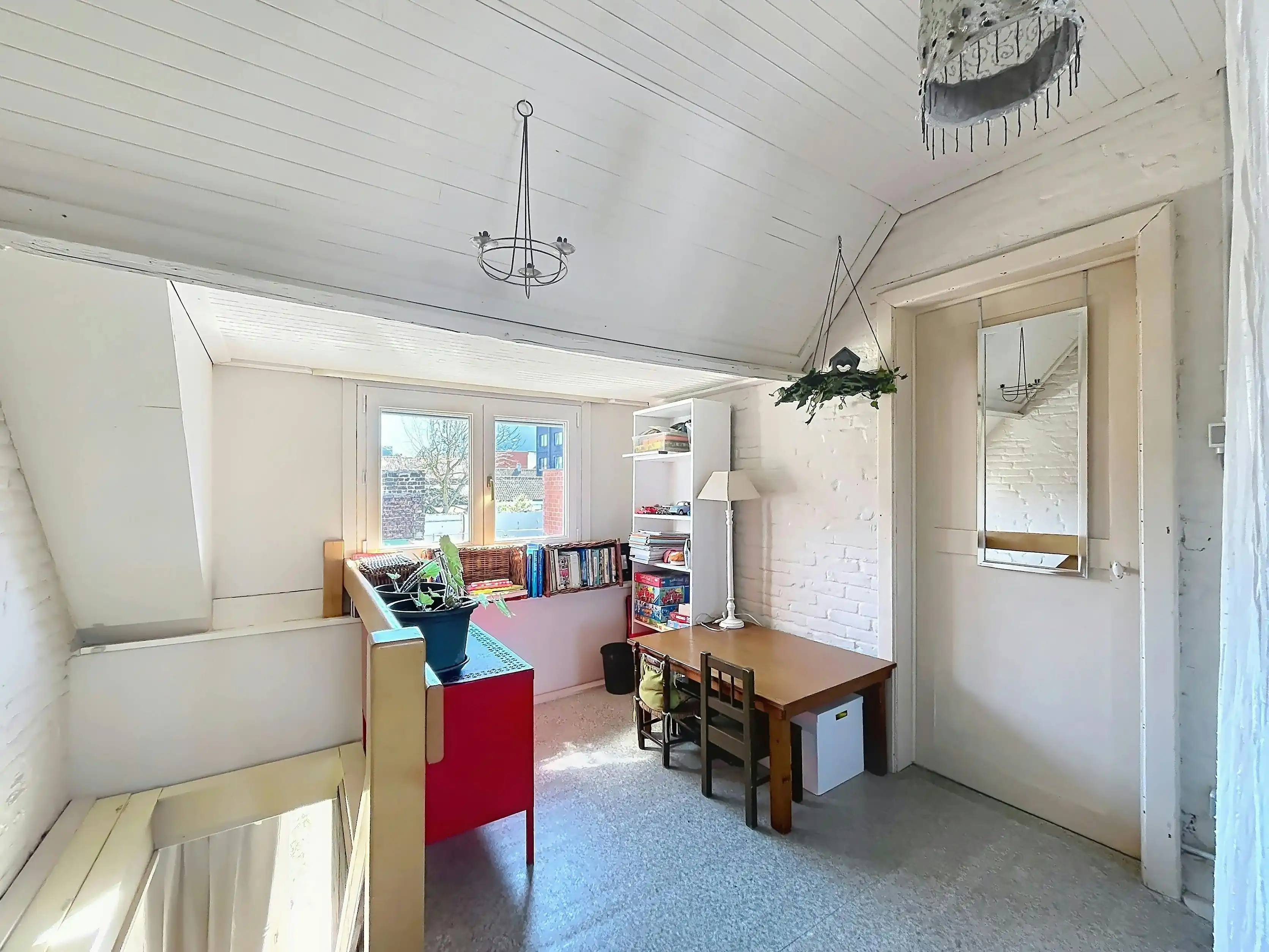 Charmante woning in hartje Deinze foto 9