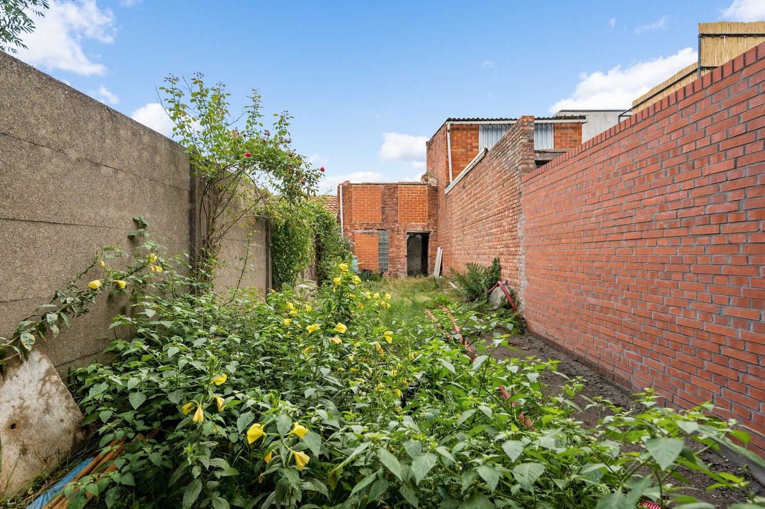 Leuke, verder af te werken woning met 3 slaapkamers en tuin op toplocatie in Lier! foto 7