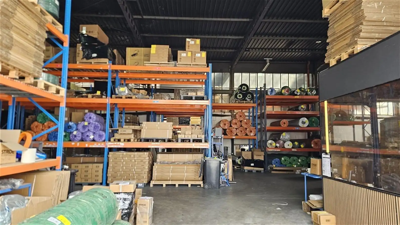 Magazijn met kantoren op toplocatie in Zwijnaarde foto 7