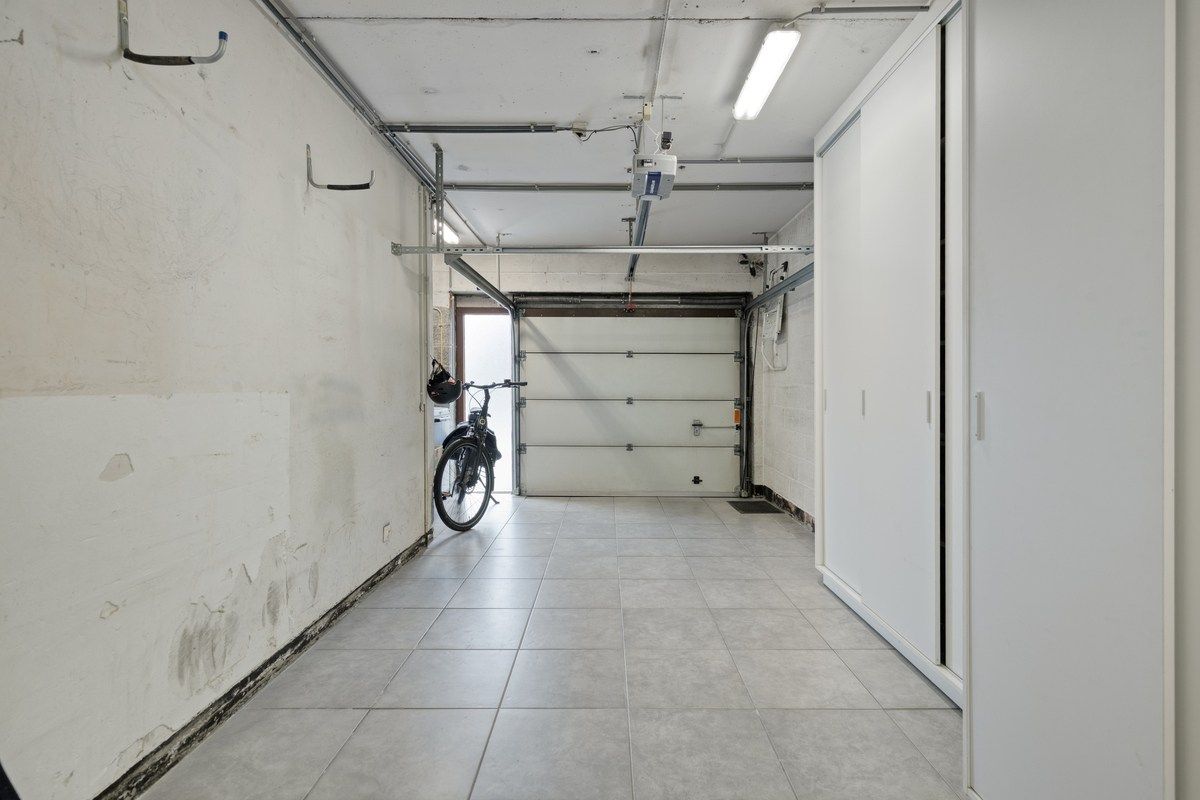 Energiezuinige halfopen bebouwing met 4 slaapkamers en 2 garages! foto 20