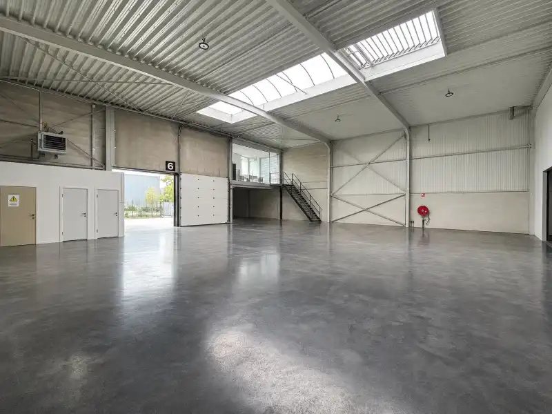 Industrieel gebouw te koop foto 3