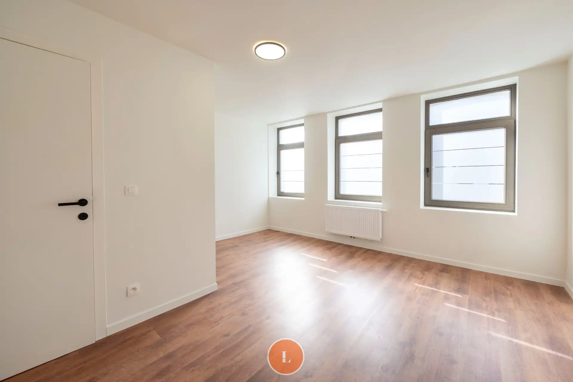 Instapklare totaal gerenoveerde woning met 5 ruime slaapkamers, EPC A, tuin en garage foto 15