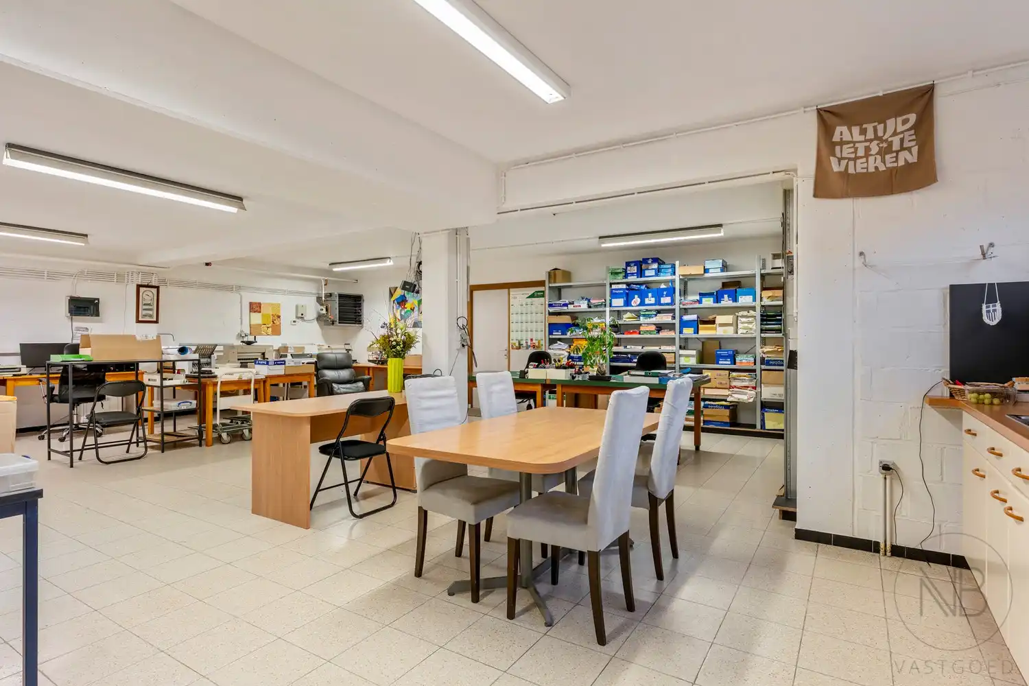 Veelzijdig commercieel gebouw met woonst op goede locatie in Driehoeven foto 8