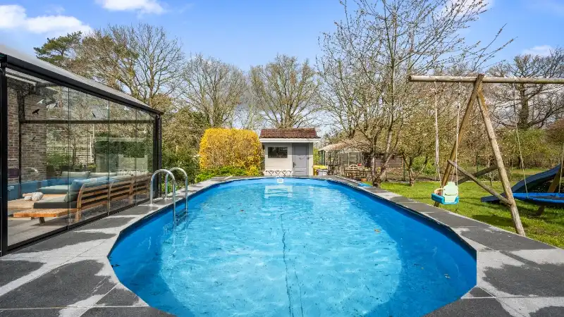 Ruime villa van 302m² op 36 are met zwembad en volledige onderkeldering foto 28