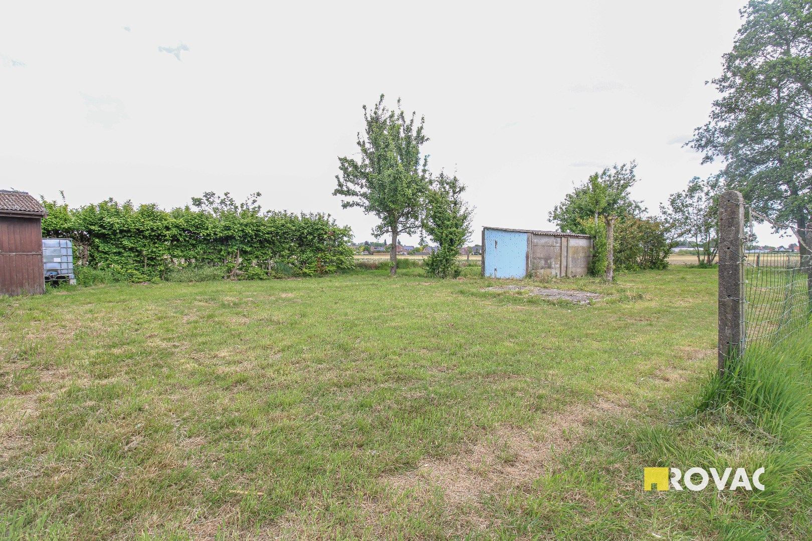 Landelijk gelegen alleenstaande woning met weide! foto 18