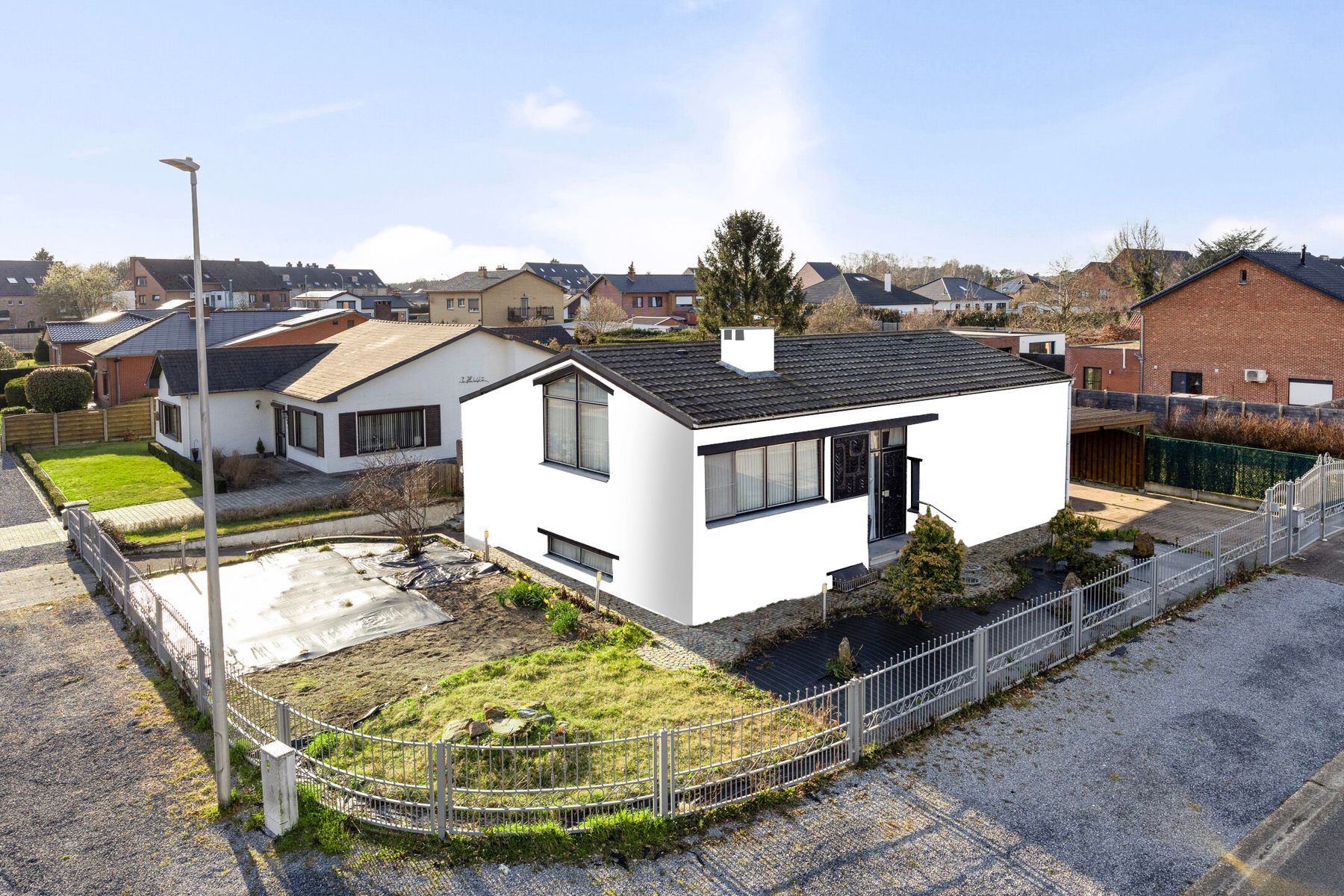 Hoofdfoto van de publicatie: Karaktervolle woning in Houthalen-Oost met enorm potentieel!