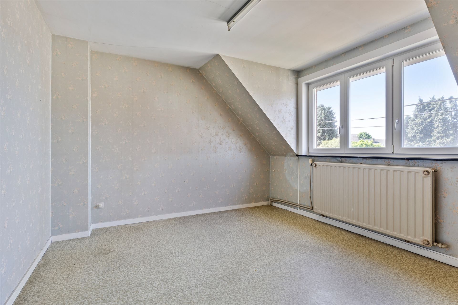 Op te knappen HOB in rustige omgeving foto 14