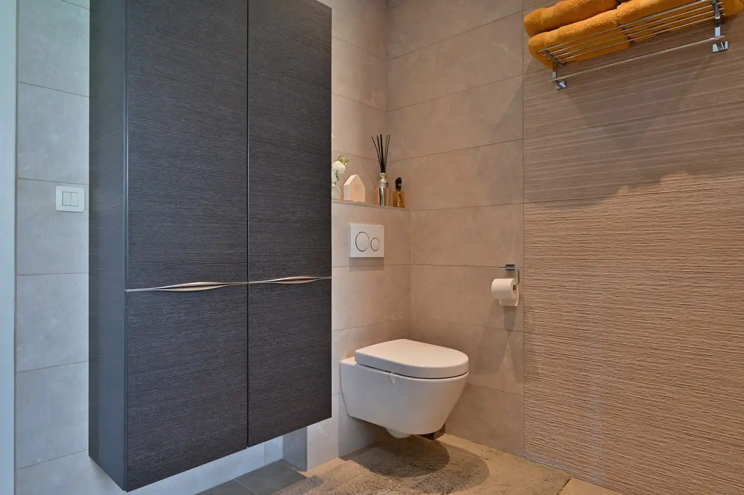 Exclusieve, compleet ingerichte bungalow op unieke bosrijke ligging, met prachtig overdekt terras en ruime kelder foto 20