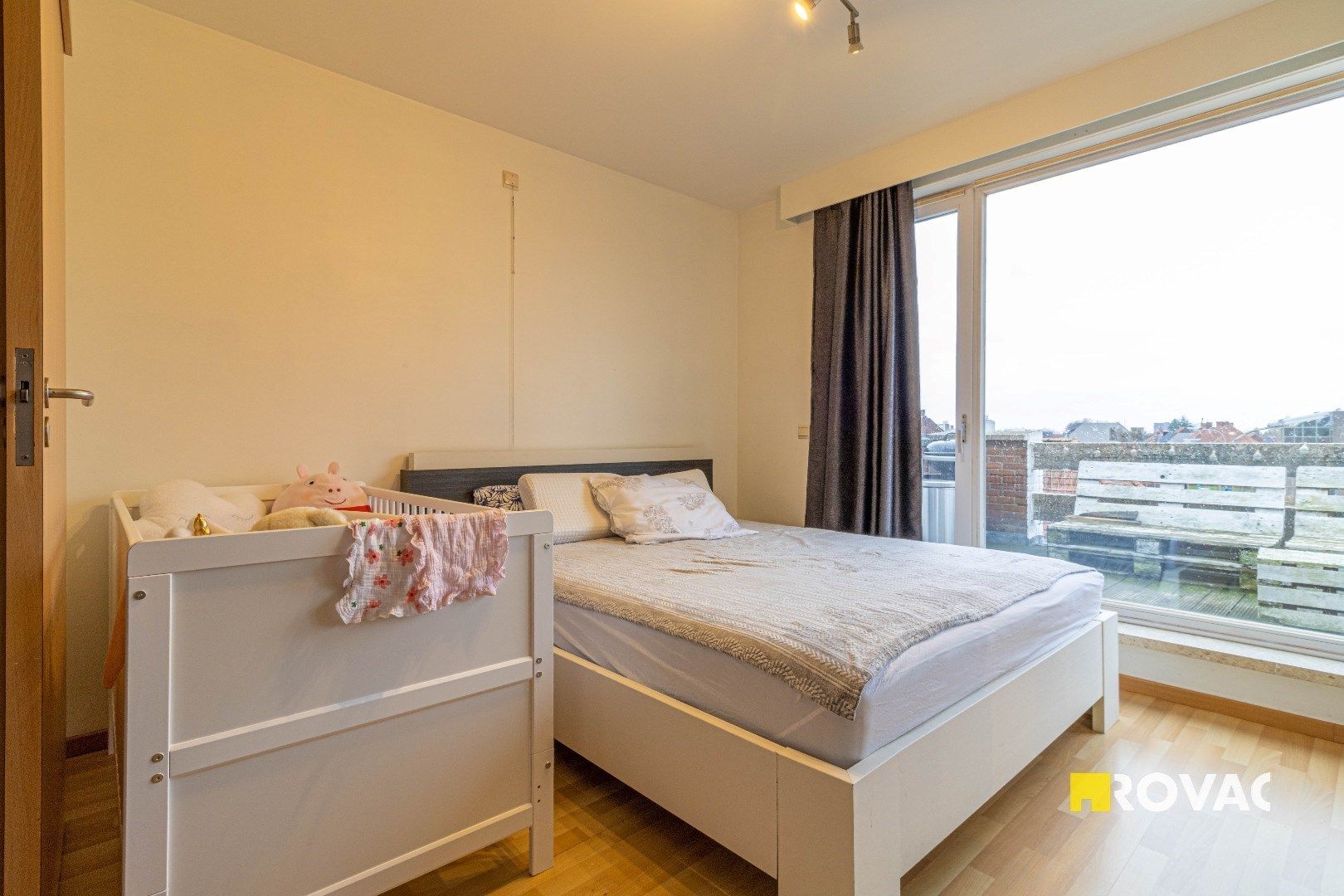 Zeer verzorgd éénslaapkamer appartement met zeer ruim terras nabij het centrum van Roeselare  foto 6