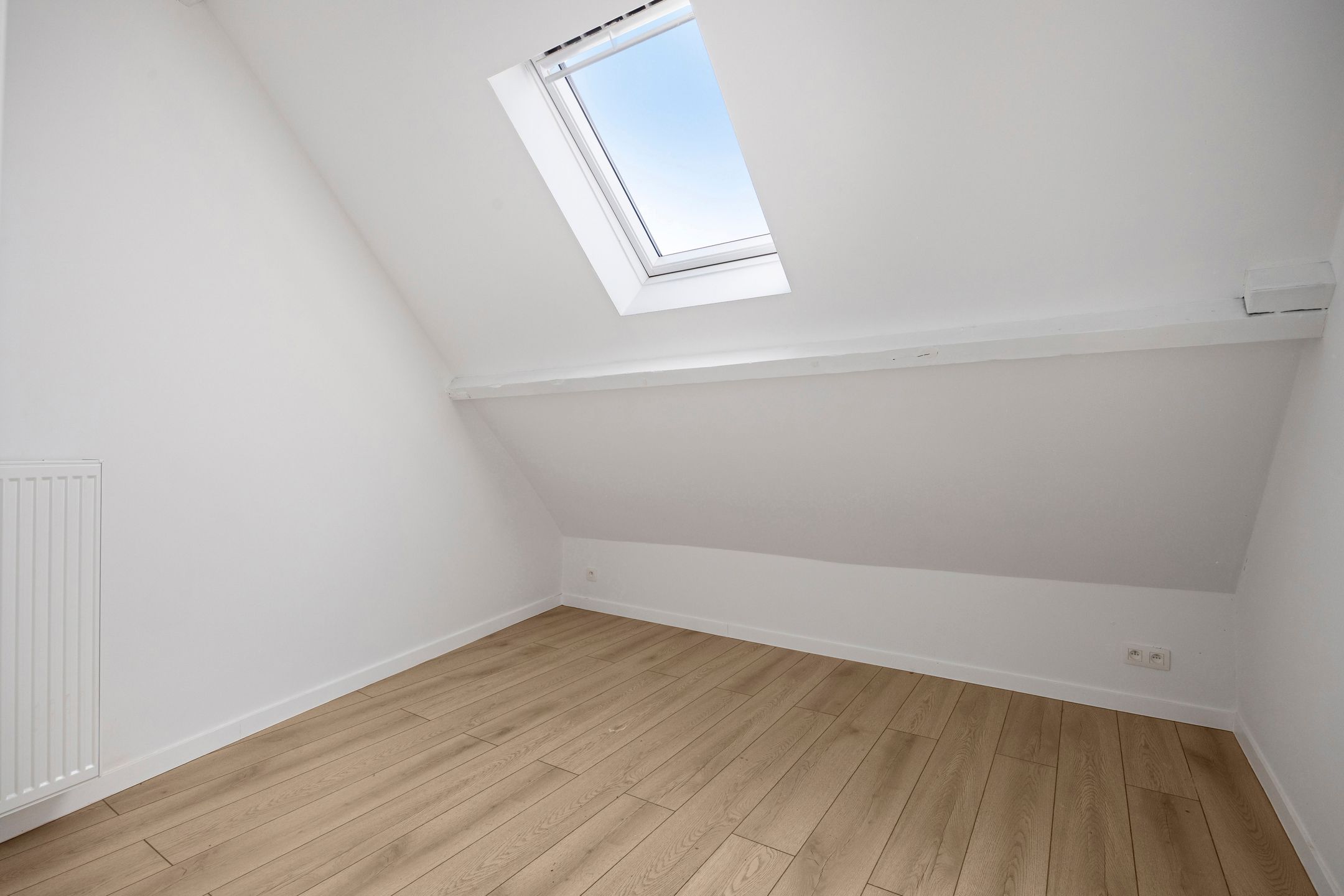 Gerenoveerde woning op centrale ligging te Sint-Joris-Weert foto 10