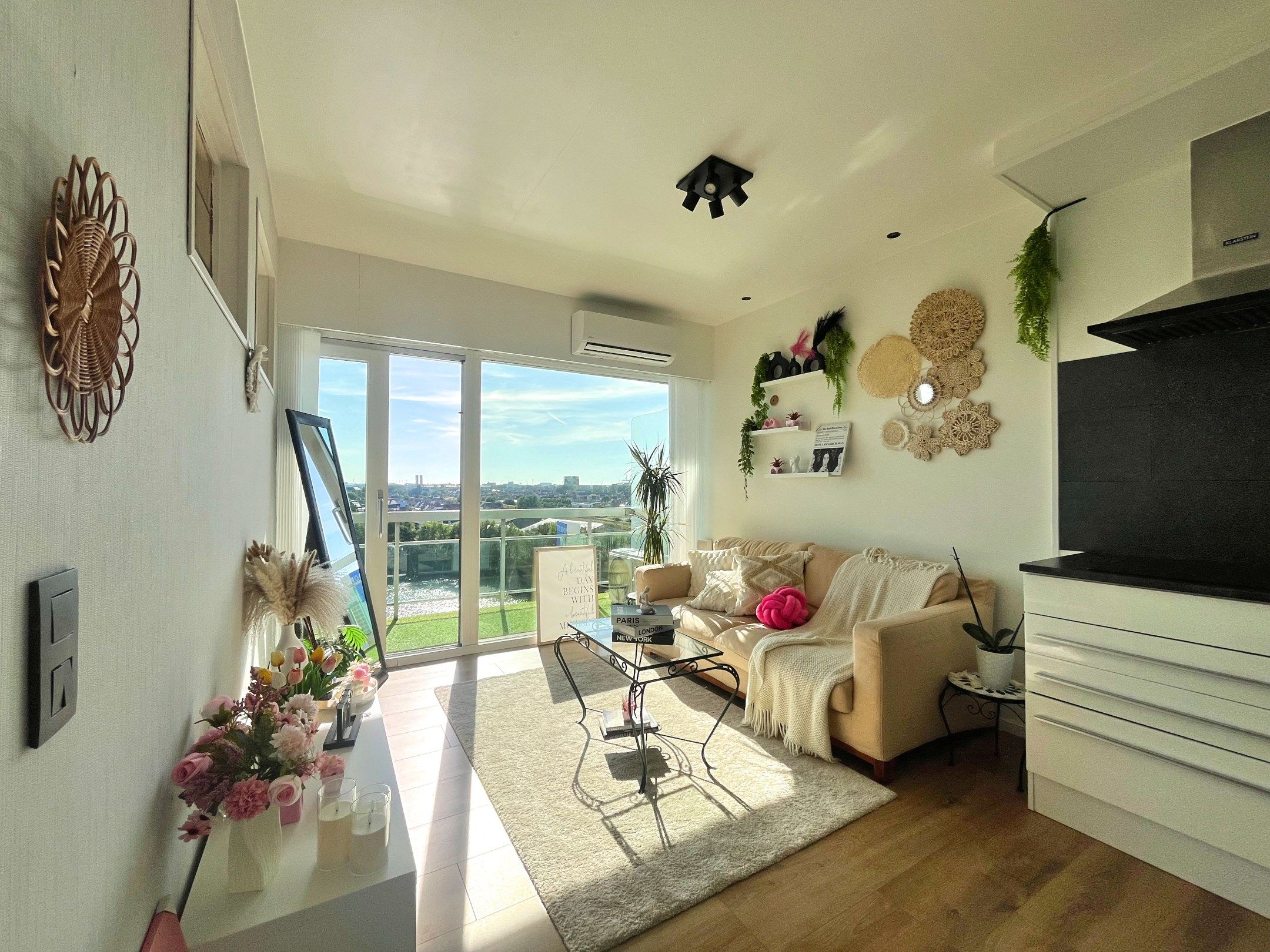 Vernieuwd appartement met mooi zonneterras te Knokke-Heist foto 3