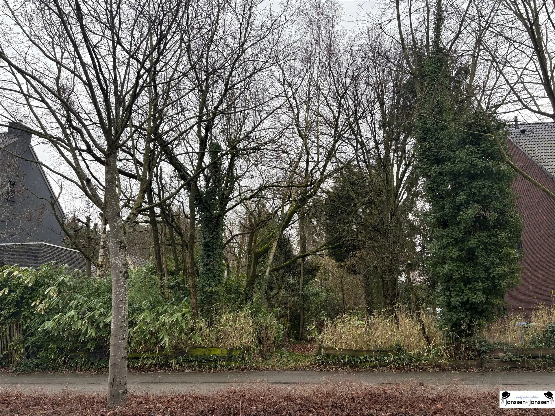 Mooi perceel bouwgrond van 1.438 m² foto 5