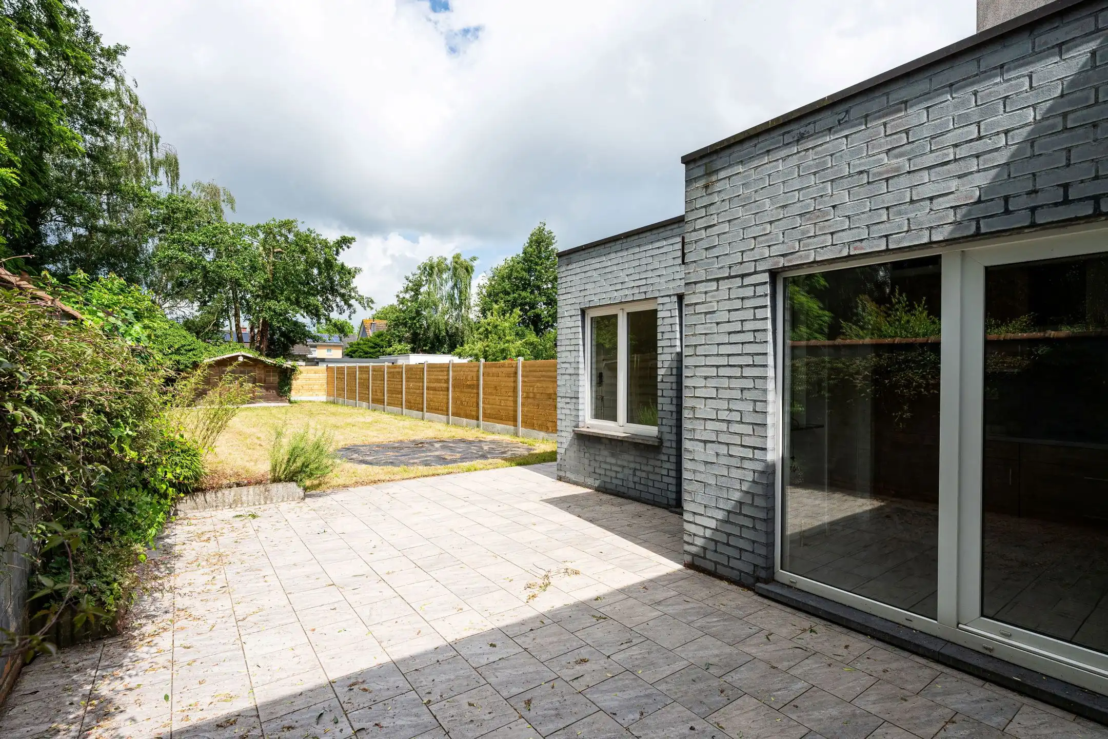 Instapklare woning met 3 slaapkamers, ruime garage en tuin foto 22