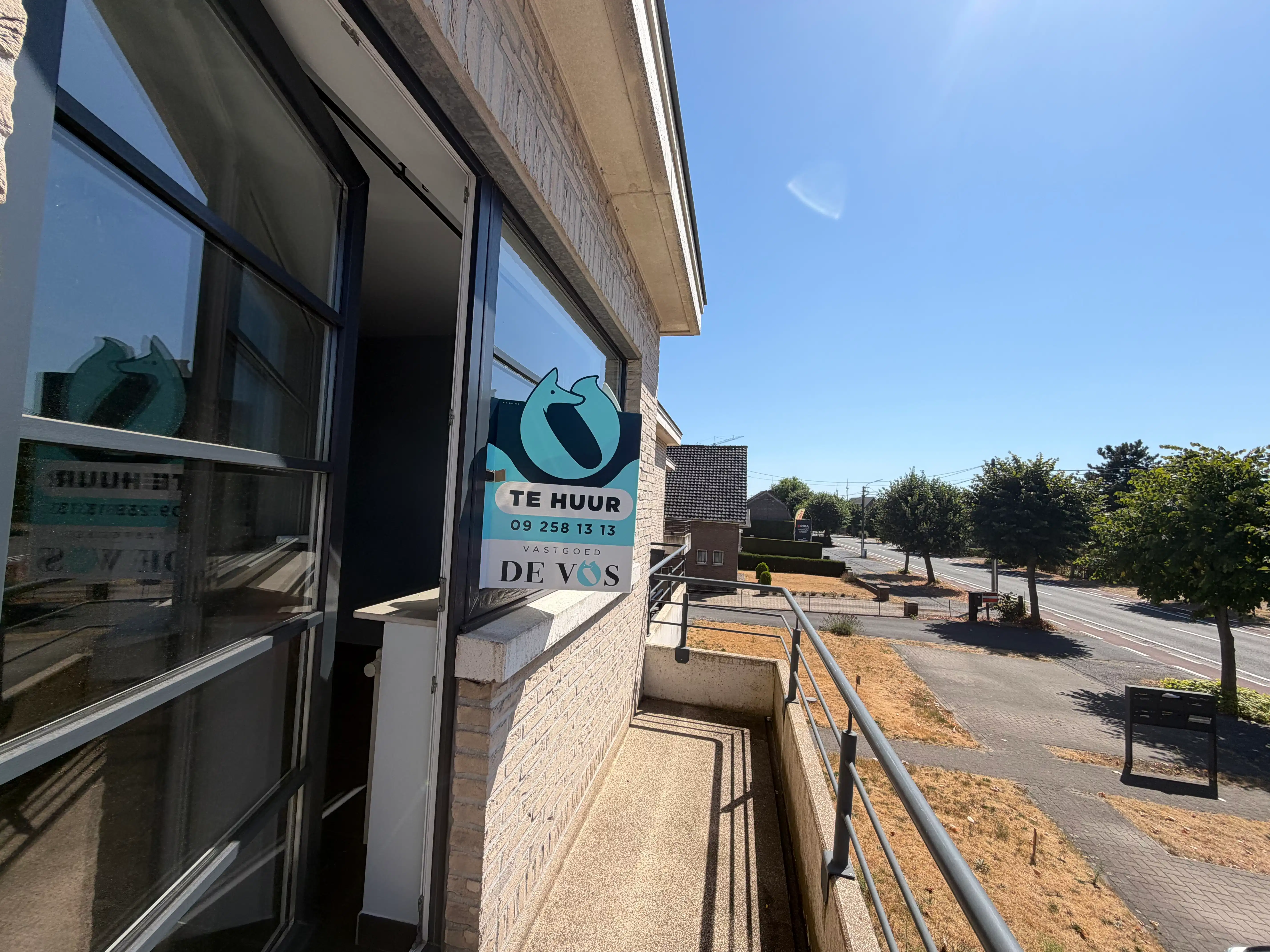 Instapklaar appartement met ruim terras te huur foto 11