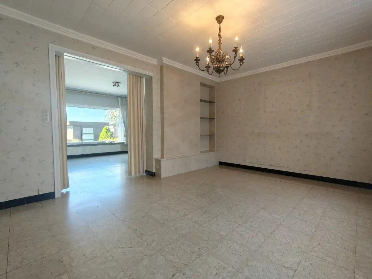 Zonnebeke - Ruime halfopen woning met 4 slaapkamers, bureel en grote tuin foto 5