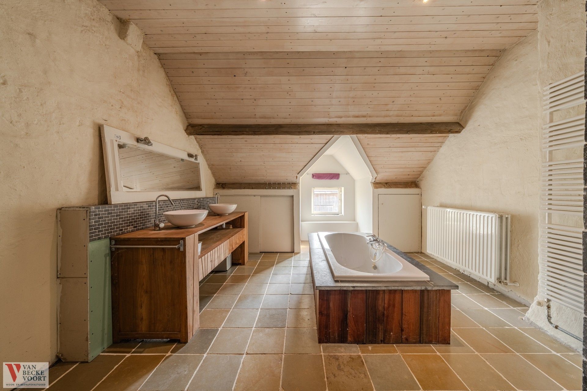 Te renoveren hoeve op 1,6 ha foto 12