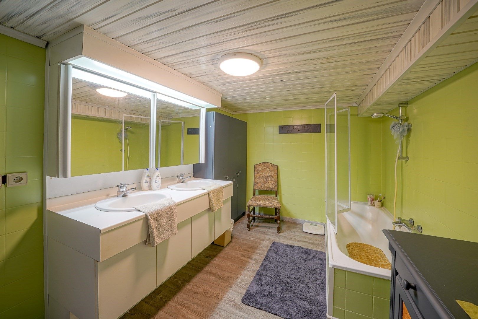 Ruime woning met drie slaapkamers - met loods/garage  foto 13