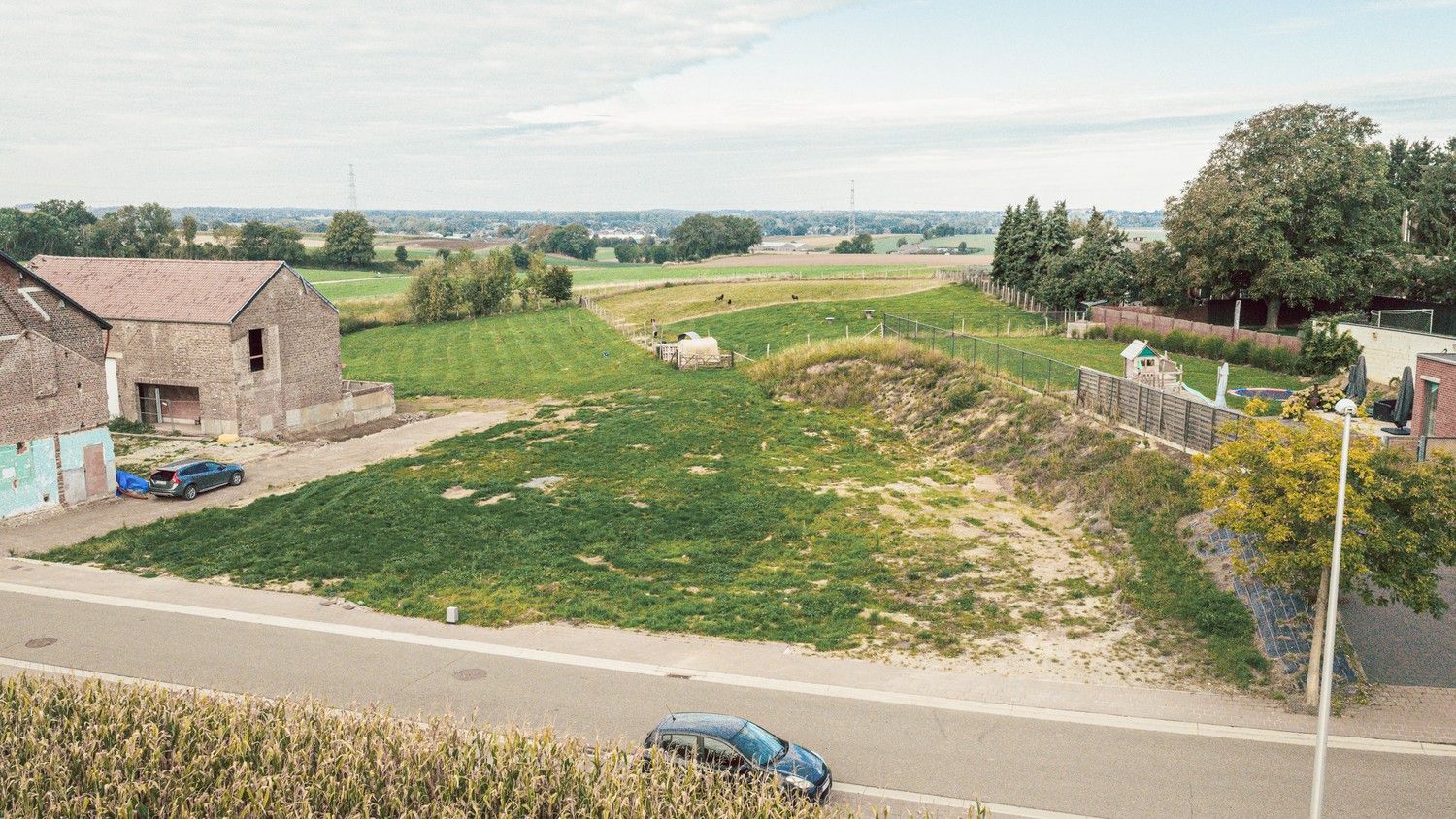RUSTIG GELEGEN BOUWGROND VOOR HALFOPEN BEBOUWING TE MILLEN foto 2