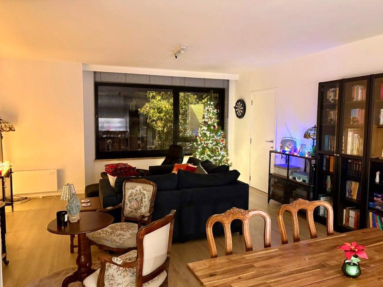 Instapklaar en modern afgewerkt 3-slaapkamerappartement met terras in hartje Leuven foto 4