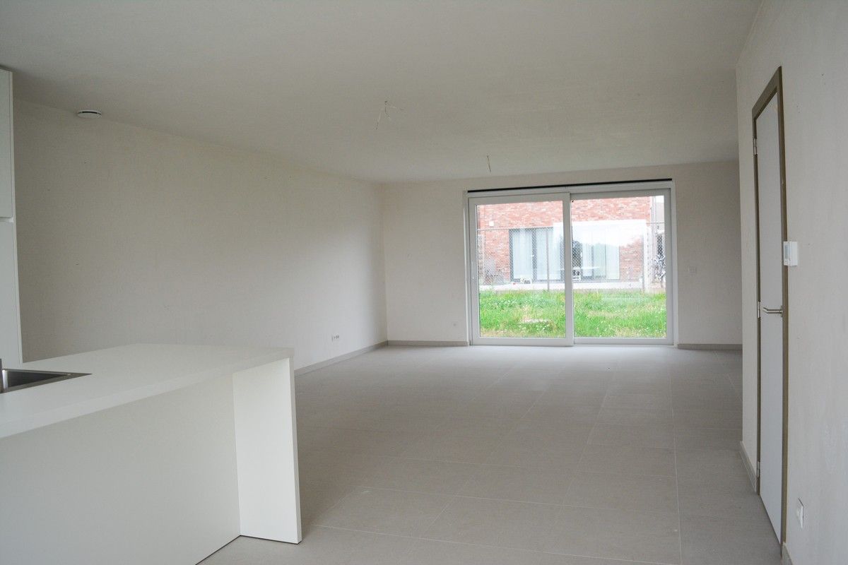 Moderne nieuwbouwwoning gelegen in Rumbeke foto 2