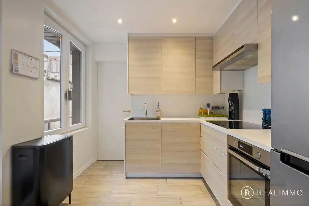 Gezellige en stijlvol gerenoveerde rijwoning te Sint-Denijs foto 9