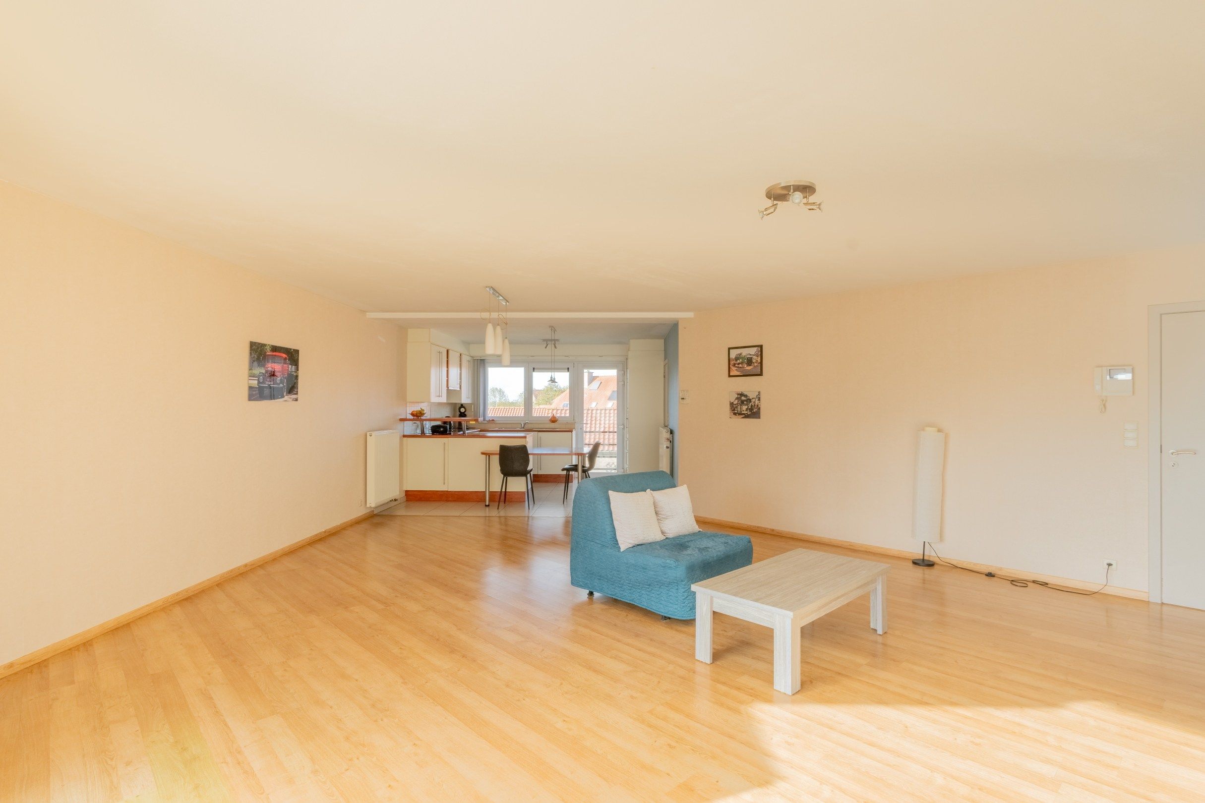 Ruim en zonnig appartement te Lissewege foto 5