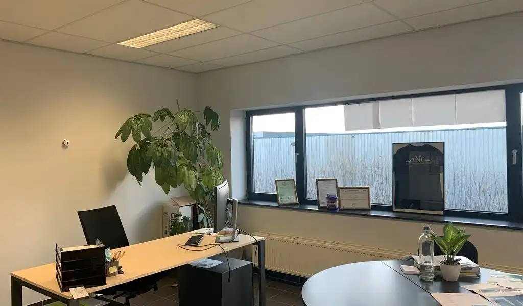 Kantoorruimte te huur vlakbij E313 in Geel foto 4