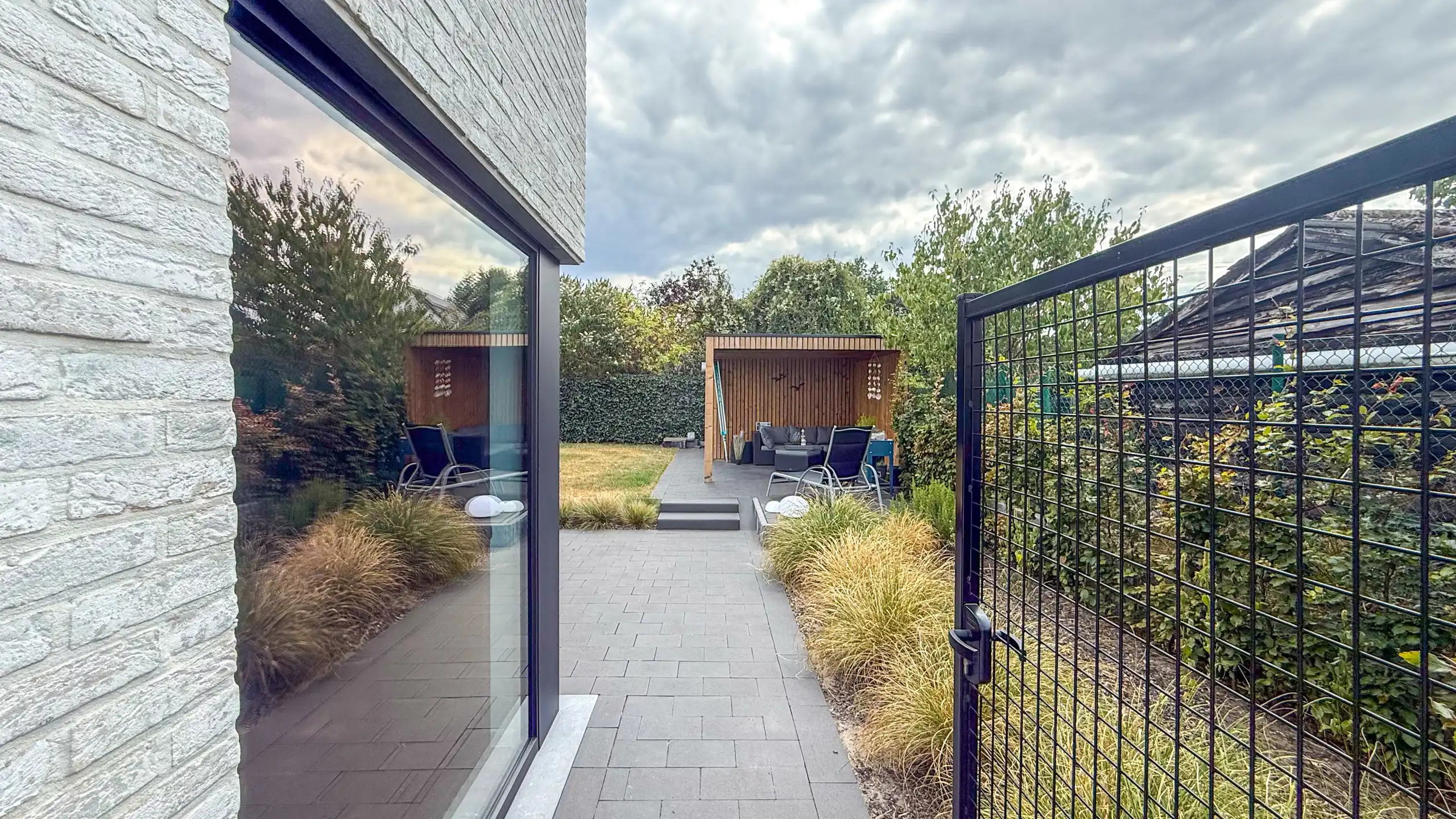 Moderne halfopen woning met 3 slpks en tuin! foto 38