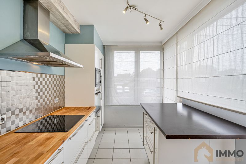 Te koop te centrum Ledegem ruim appartement met zonneterras van +/- 35 m², 2 slpks, garage foto 7
