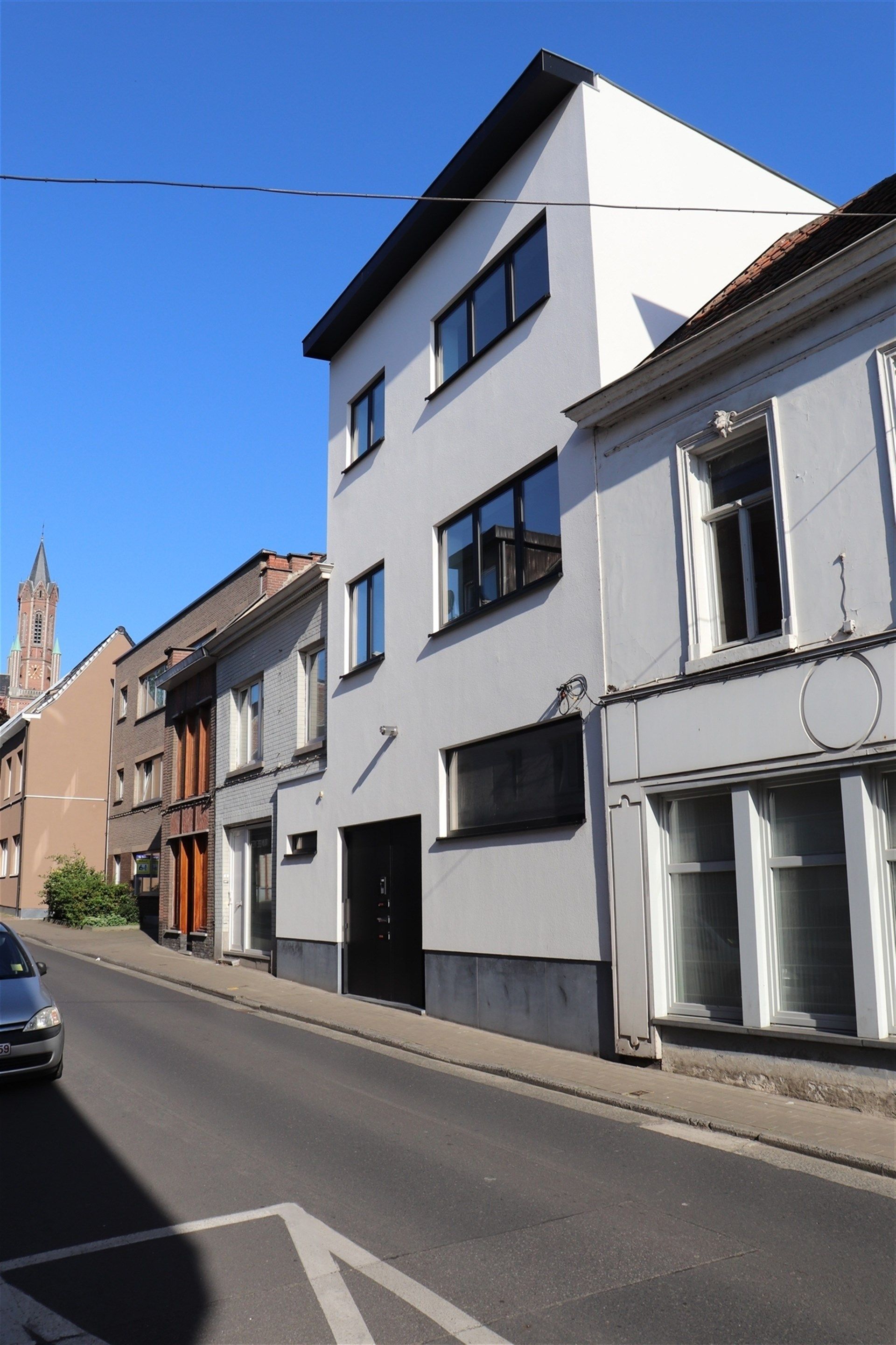 Gelijkvloerse kantoorruimte met kelder en terras. foto 26